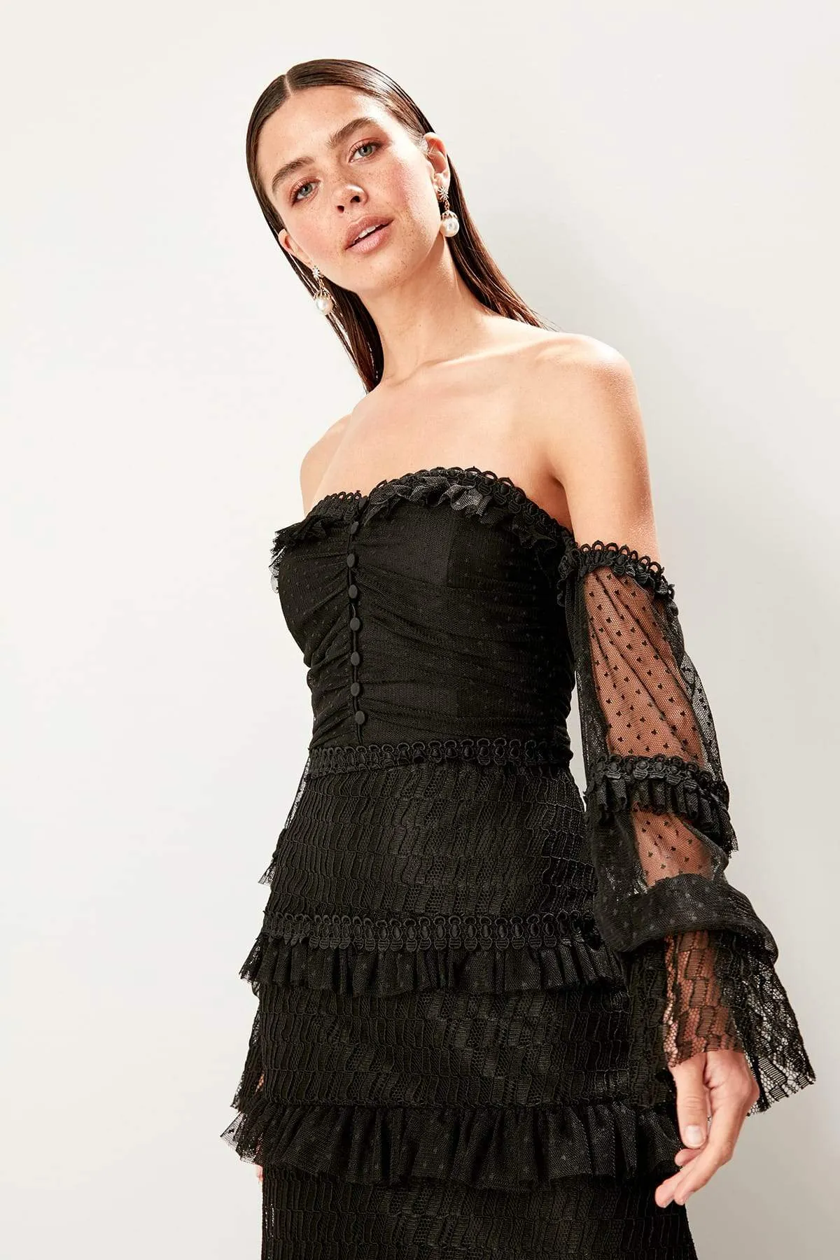 10866 Black Off-Shoulder Tiered Lace Tulle Dress