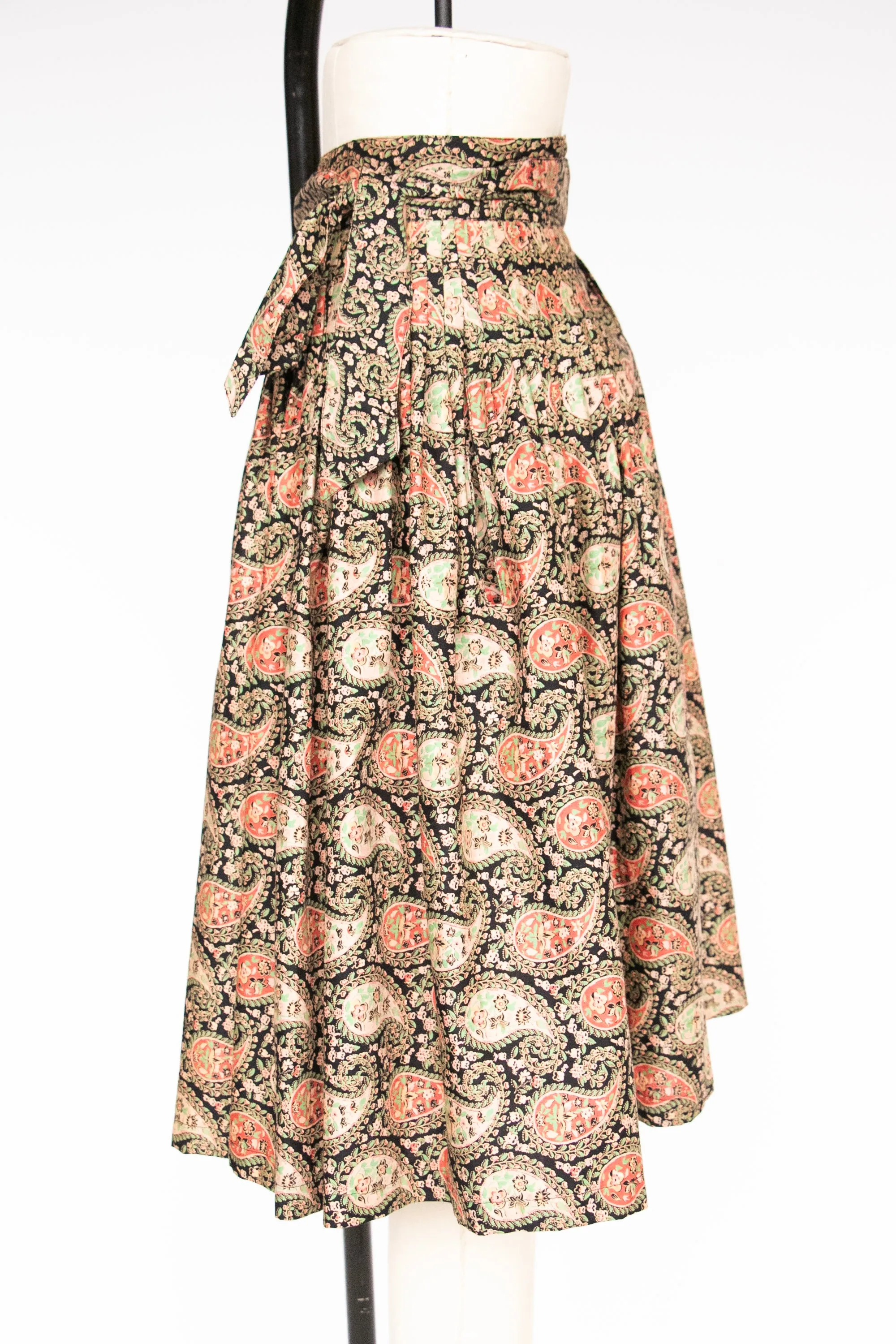 1970s Wrap Skirt Cotton Paisley Full Skirt S / M