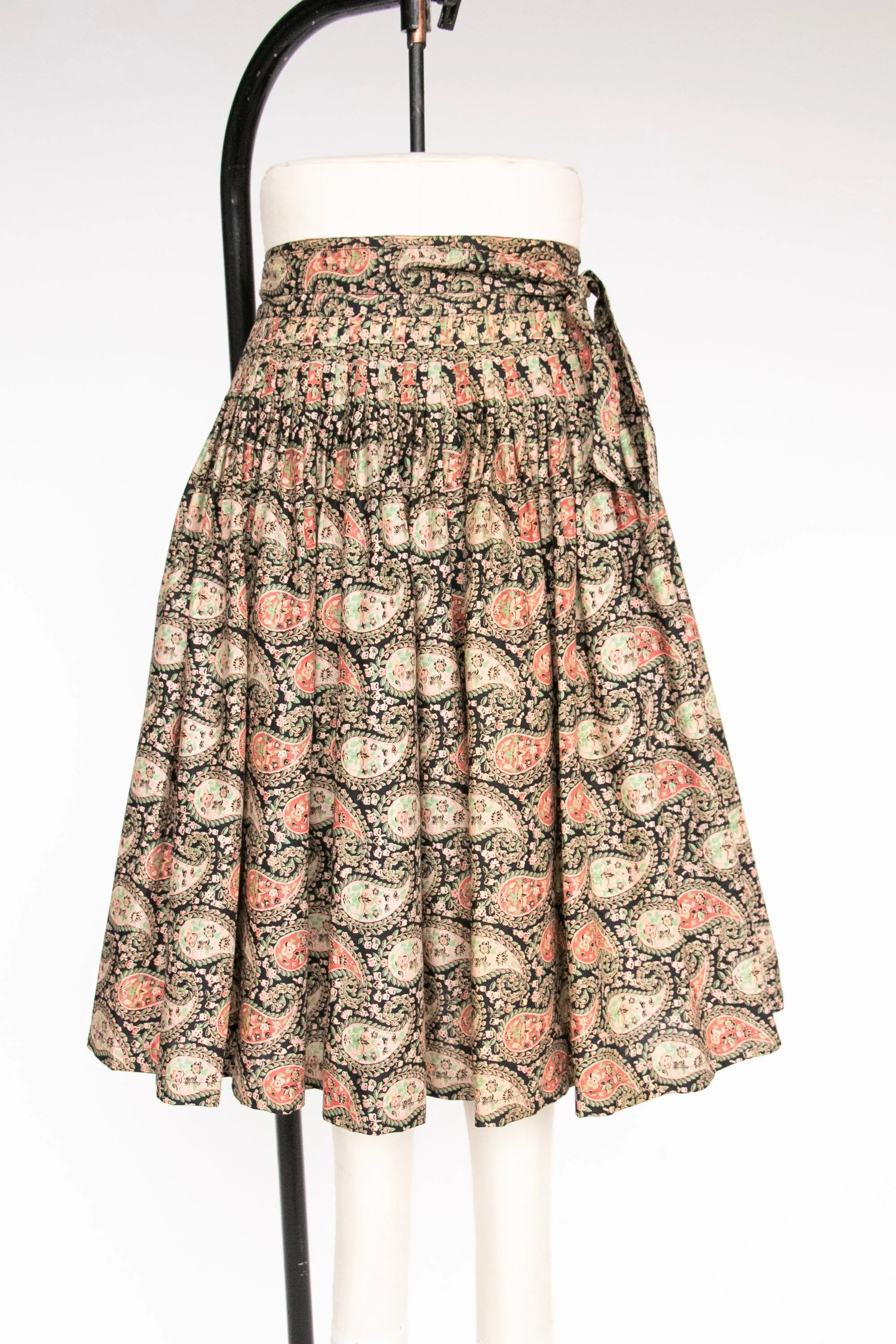 1970s Wrap Skirt Cotton Paisley Full Skirt S / M