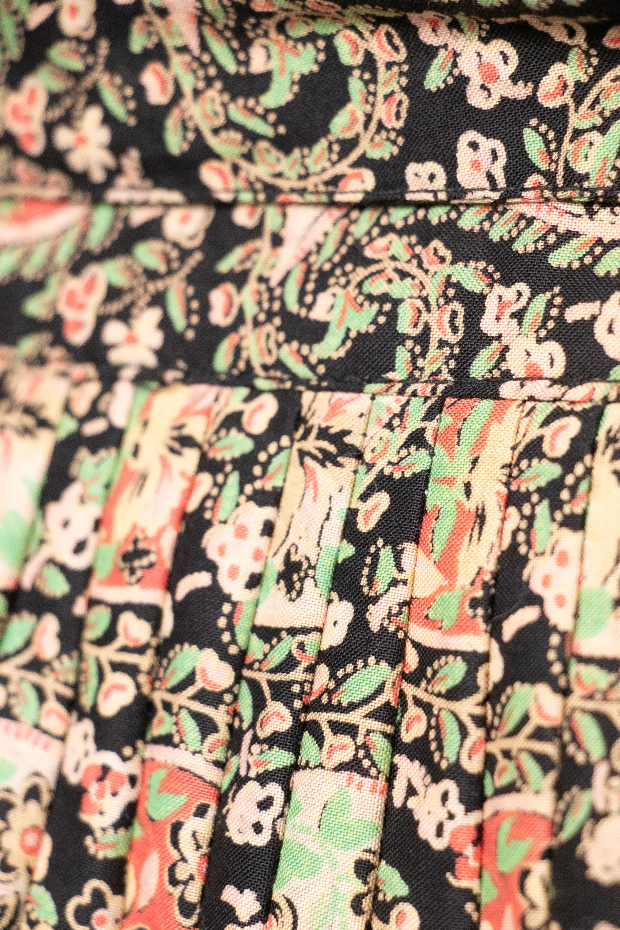 1970s Wrap Skirt Cotton Paisley Full Skirt S / M