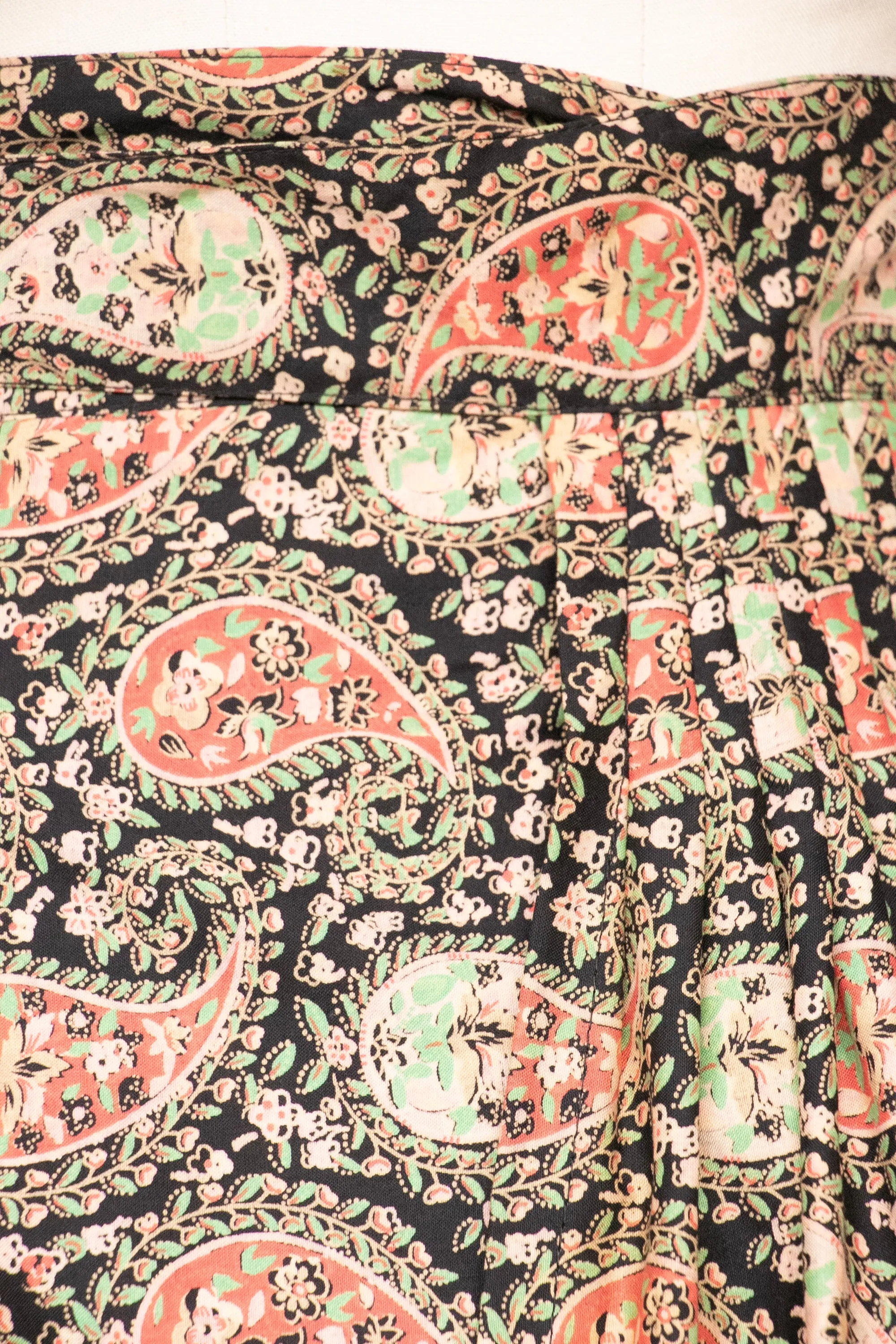 1970s Wrap Skirt Cotton Paisley Full Skirt S / M