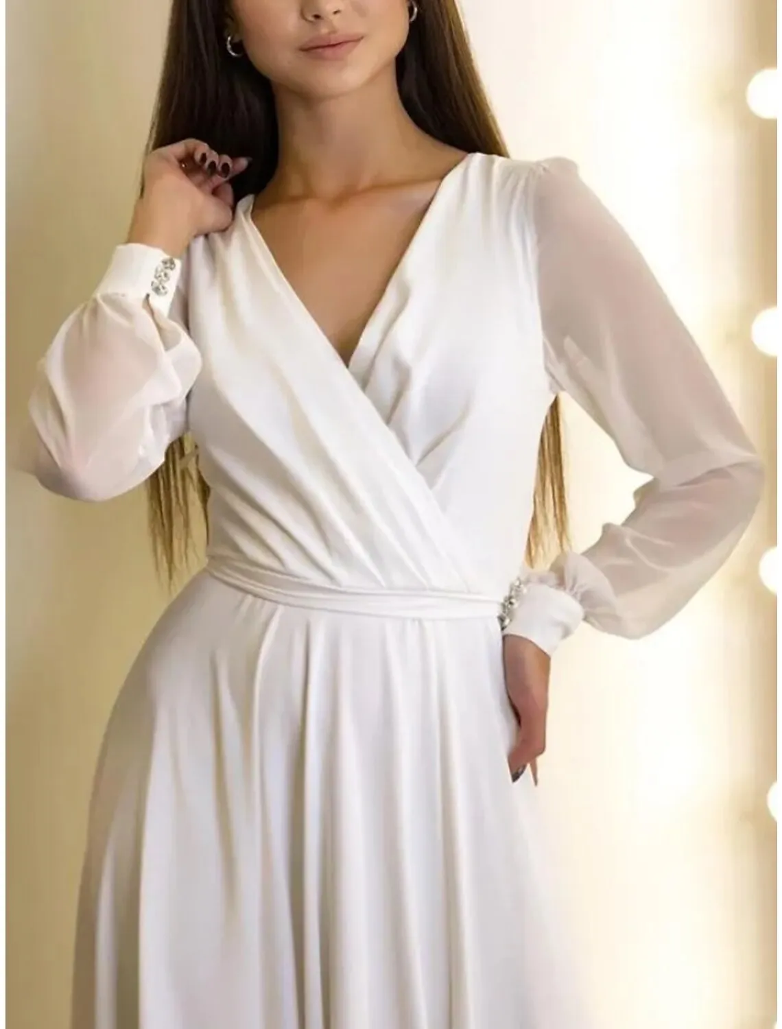 Casual Wedding Dresses A-Line V Neck Long Sleeve Sweep / Brush Train Chiffon Bridal Gowns With Pleats Solid Color